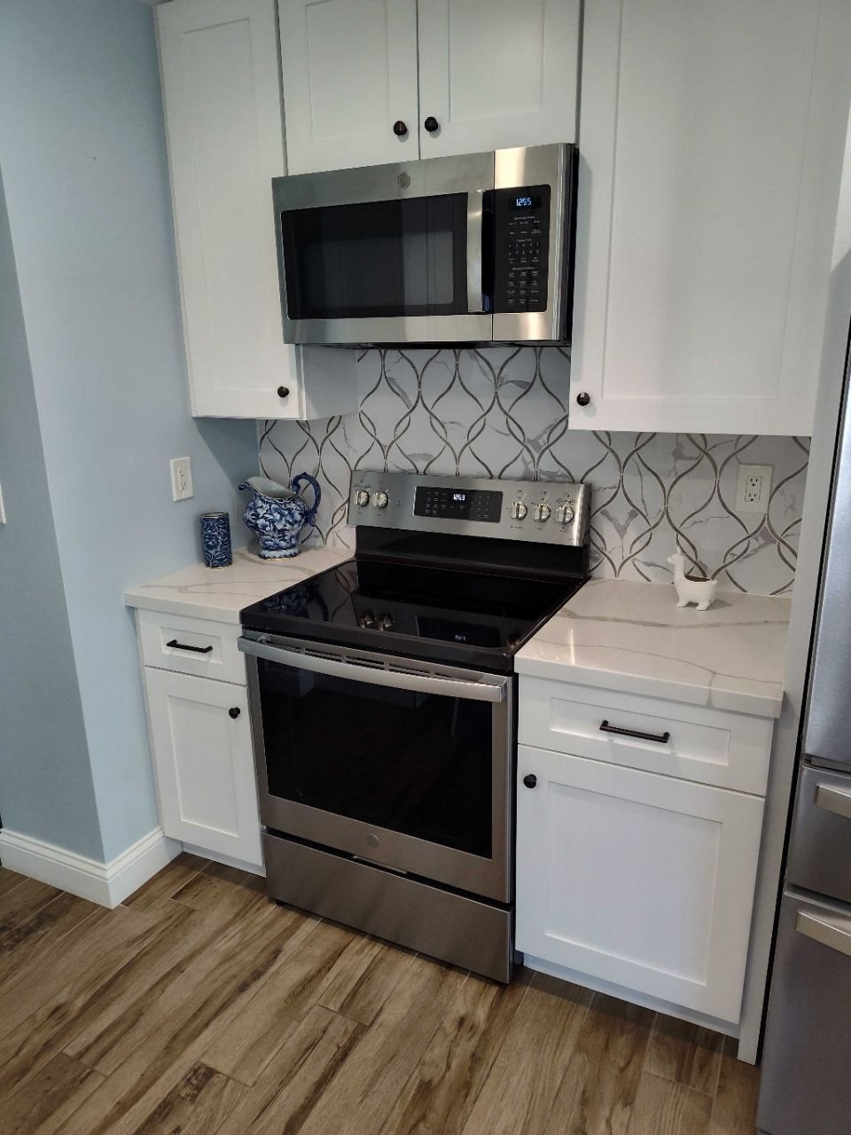 Baseboards and hard-to-reach corners deep cleaned